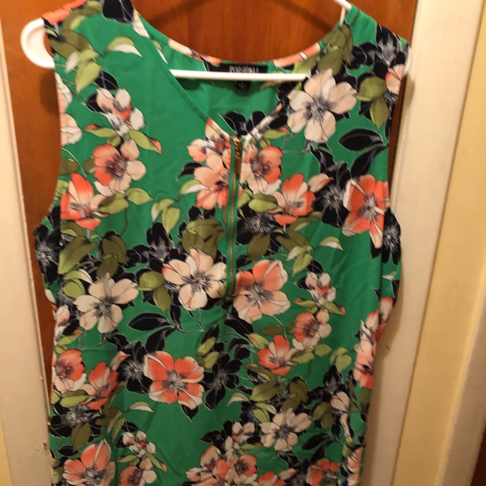 Top multi colored with zipper